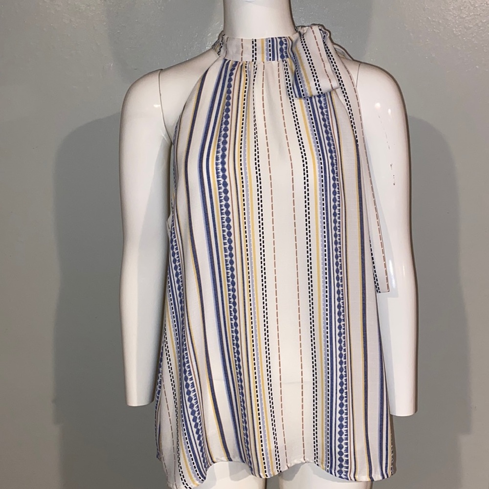 Gilli Pinstriped Sleeveless Blouse w/Tie